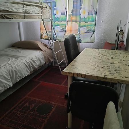 Habitacion Privada, Luminosa Y Bien Comunicada Madrid Eksteriør billede